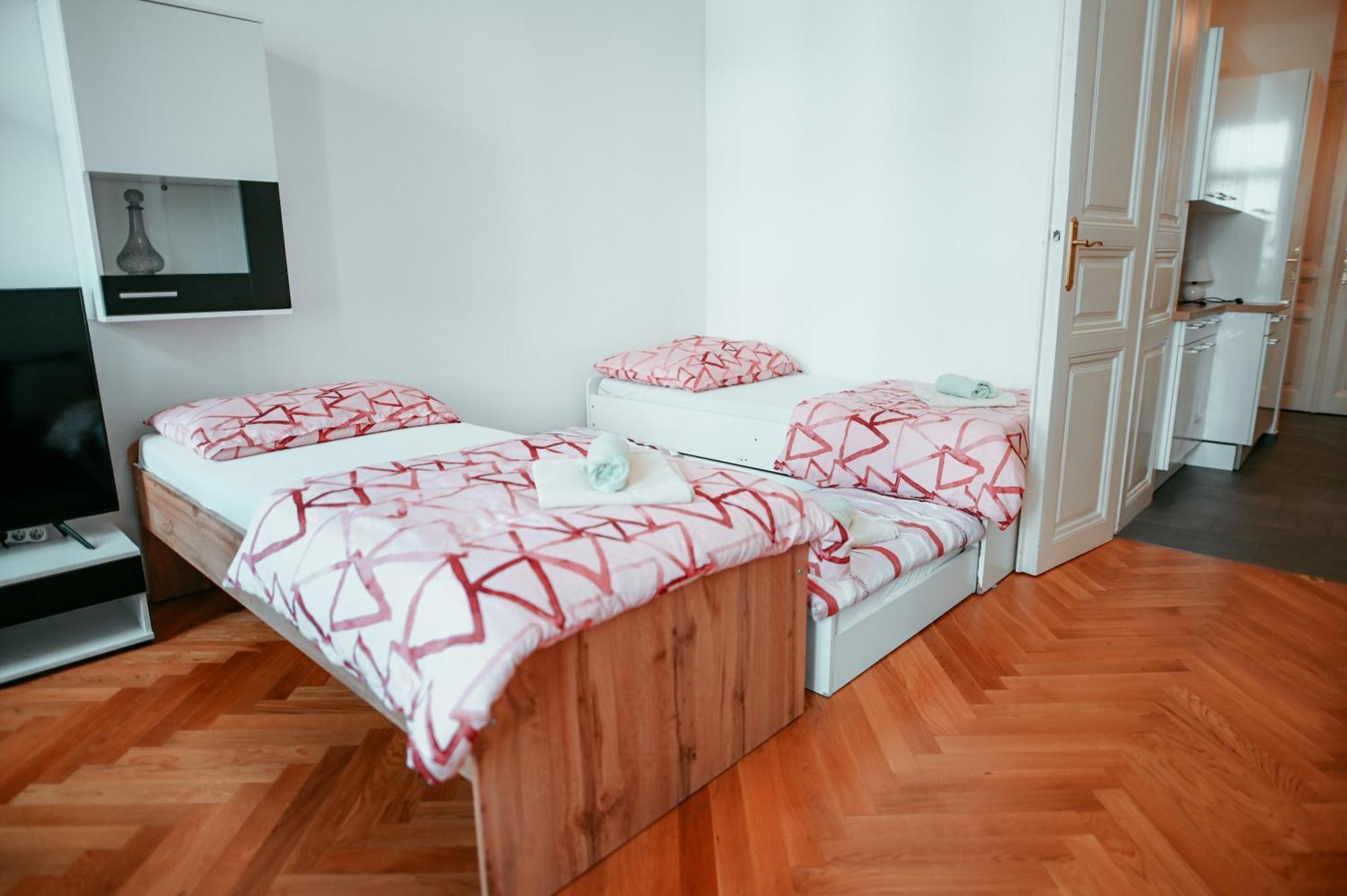 Raimond Apartment Top 12 Wina Bagian luar foto