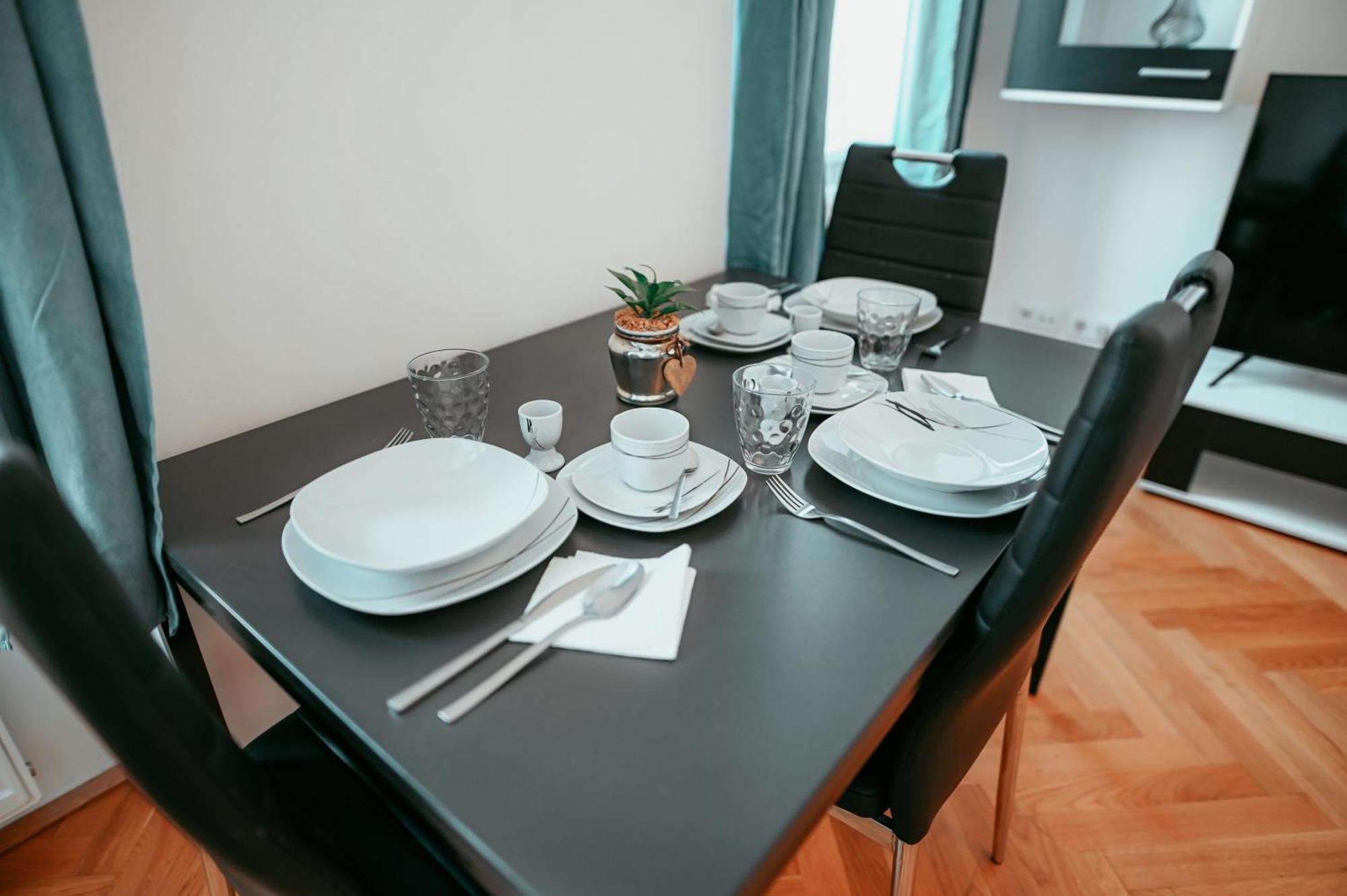 Raimond Apartment Top 12 Wina Bagian luar foto